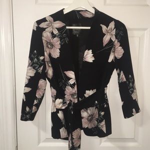 Flower print mid sleeve blazer